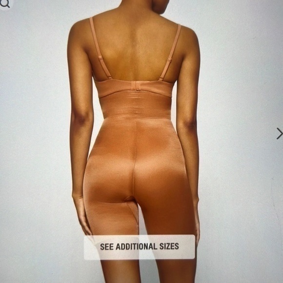 SKIMS BARELY THERE MID THIGH SHORT - Picture 2 of 6